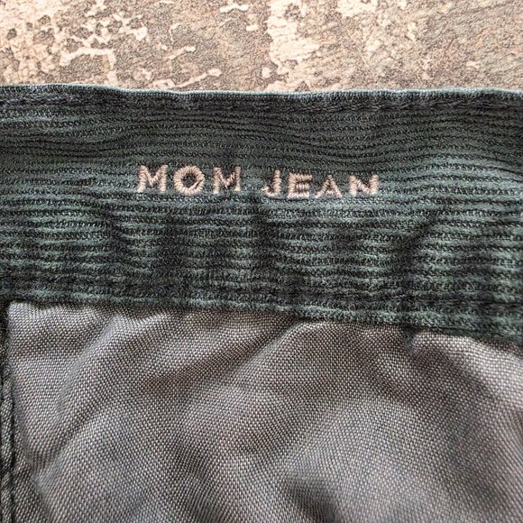 American Eagle Green Corduroy Stretch Mom Jeans size 2 Regular - Picture 5 of 9